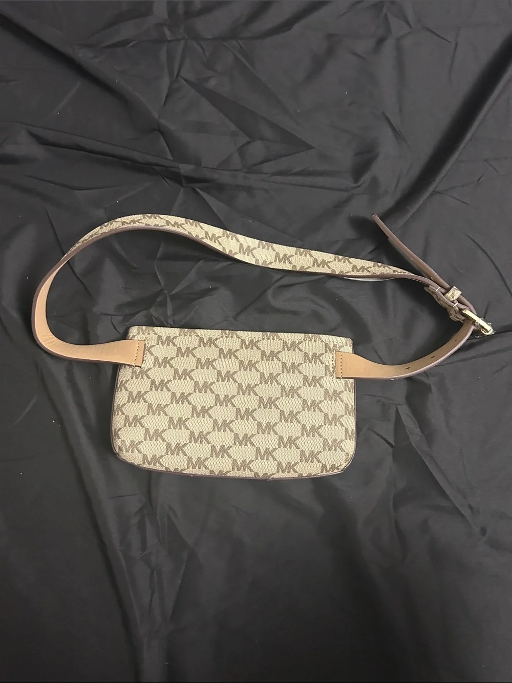 Michael Kors compact michael